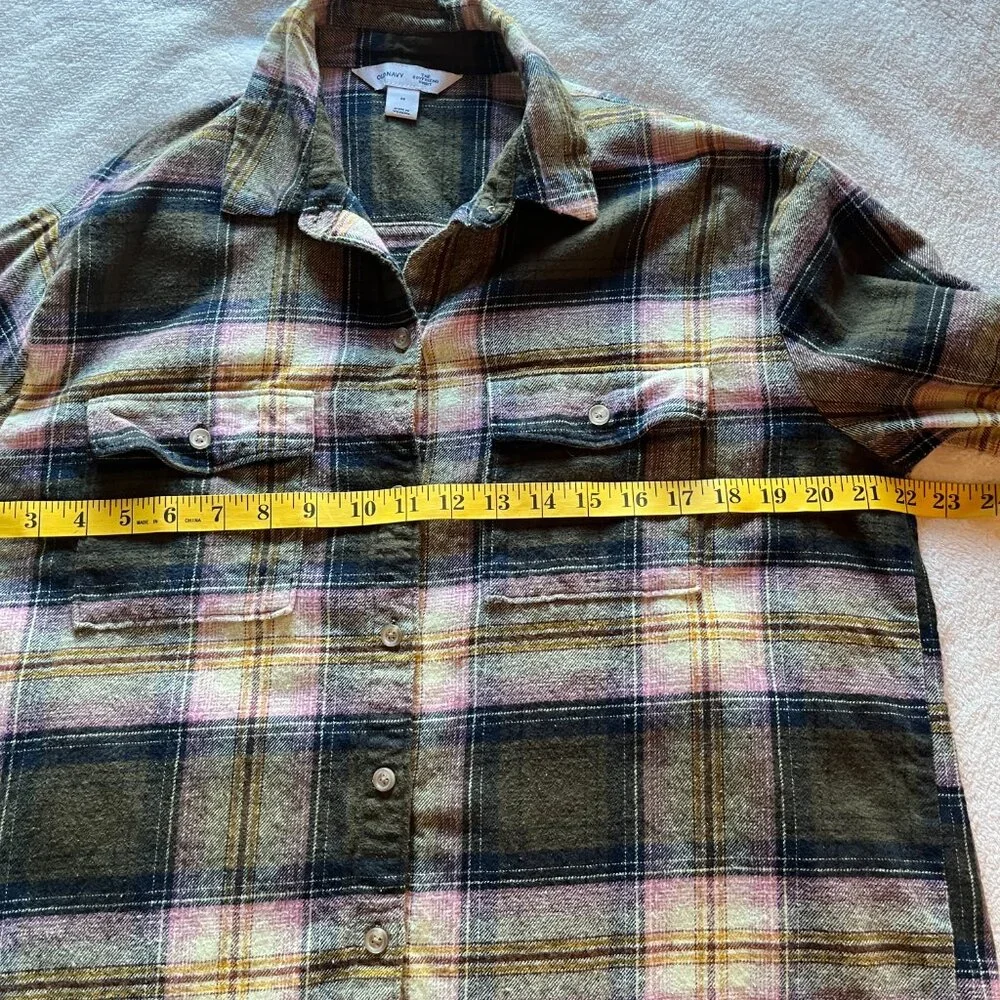 Women's Old Navy Flannel Shirt Olive Plaid size M - Picture 3 of 7